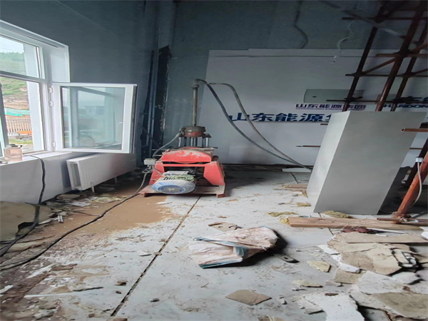 故城地基基础下沉墙体裂缝加固注浆顶升施工